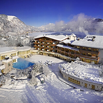 Aussenansicht Luxushotel Zell am See Winter