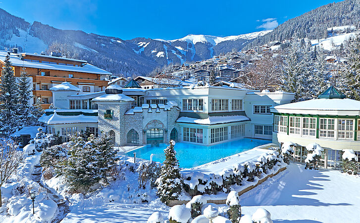 Aussenpool Winter Salzburgerhof